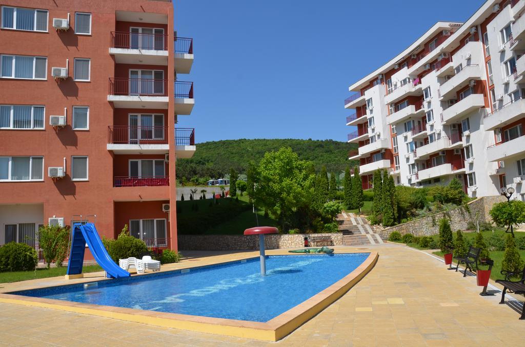Single Private Apartments In Marina View Fort Beach Sveti Vlas Exterior photo
