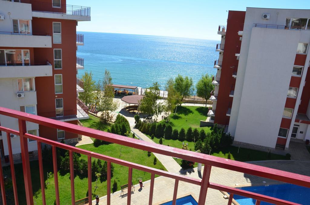 Single Private Apartments In Marina View Fort Beach Sveti Vlas Exterior photo