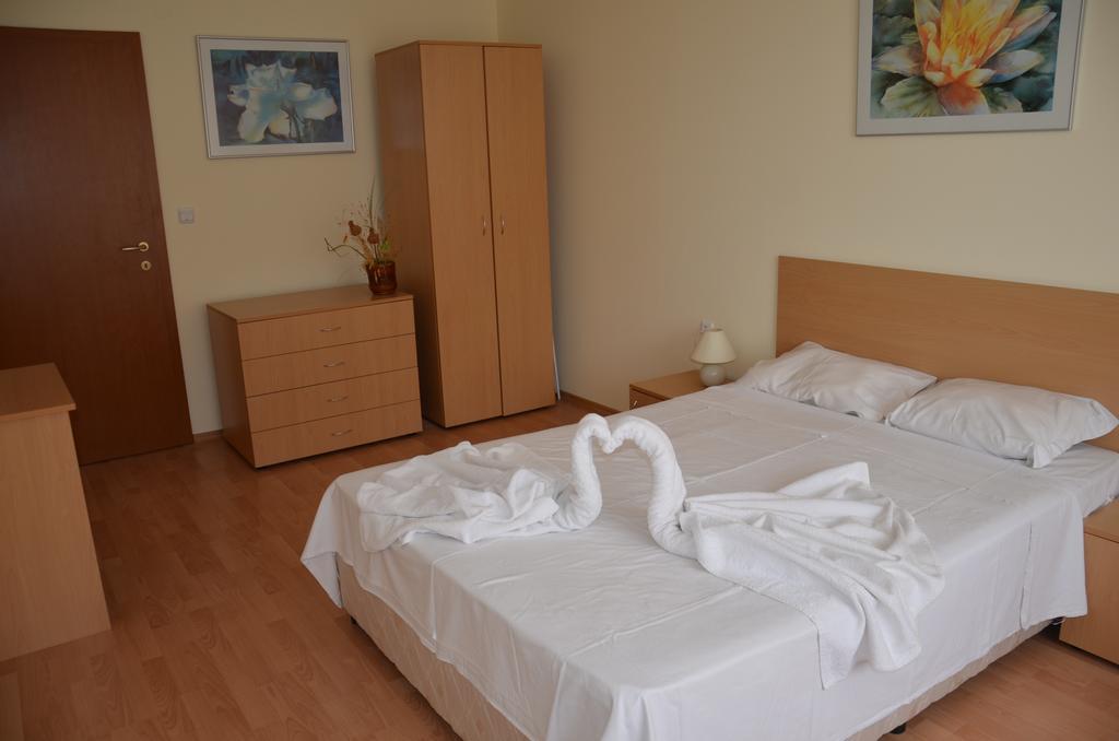 Single Private Apartments In Marina View Fort Beach Sveti Vlas Exterior photo