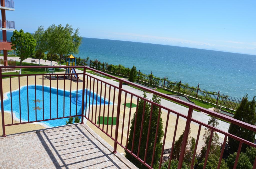 Single Private Apartments In Marina View Fort Beach Sveti Vlas Exterior photo